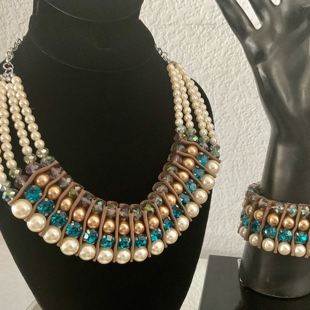 CLEOPATRA-INSPIRED NECKLACE WITH MATCHING BRACELET